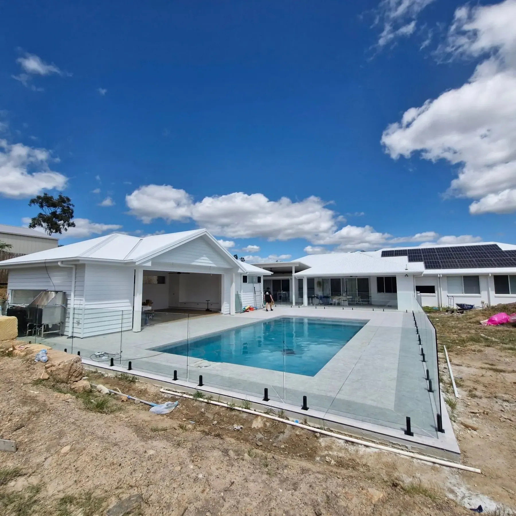 Frameless glass pool fencing, Gold Coast