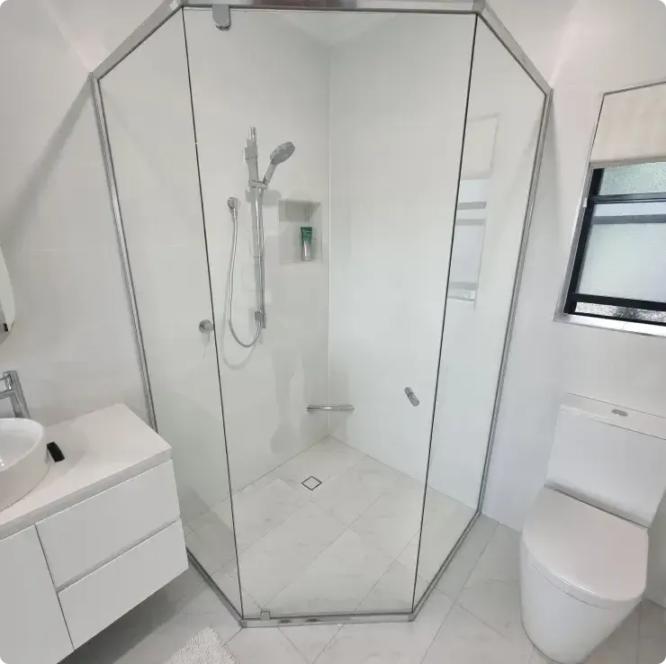 Semi-framed shower screen